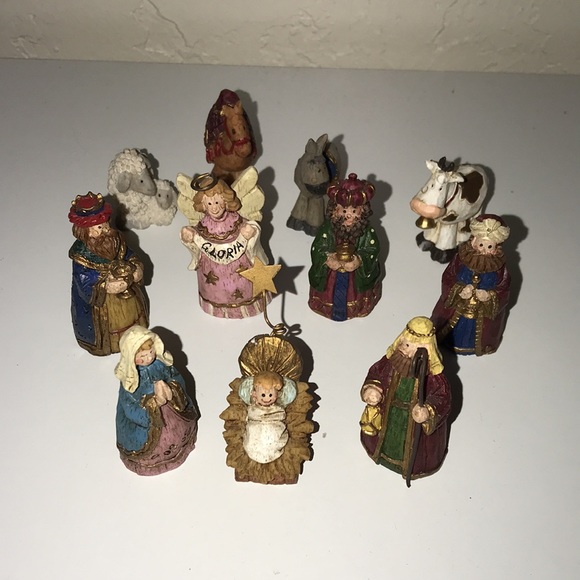 NWOT 11 Pieces Nativity Set - Picture 1 of 16